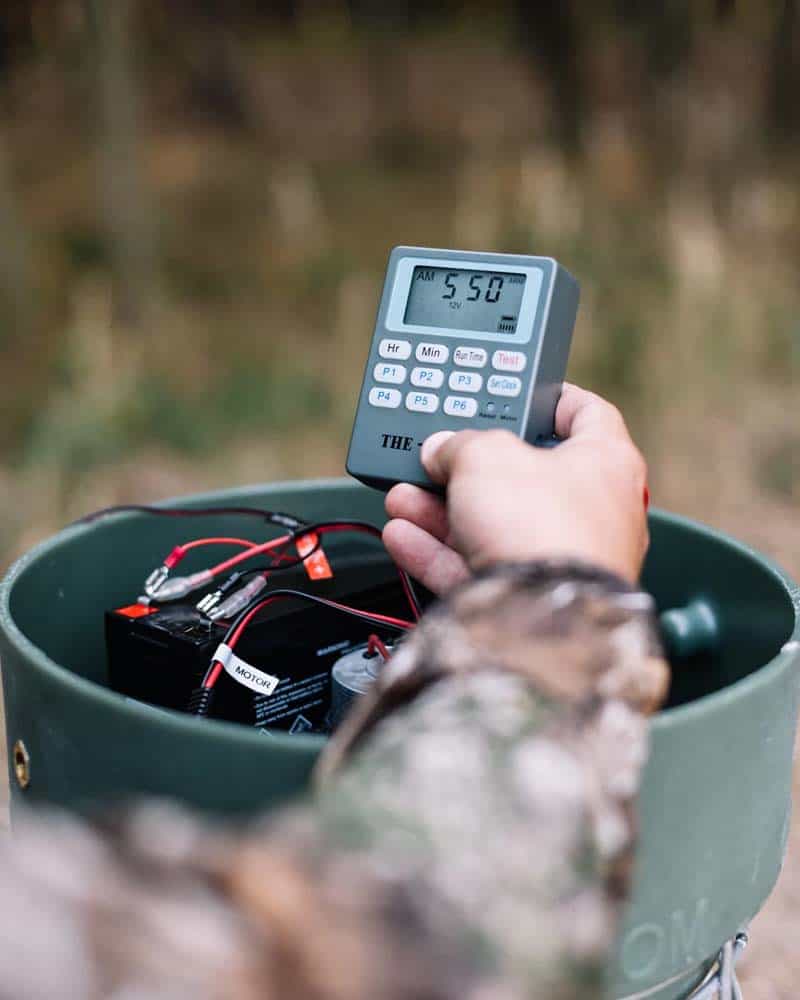 500LB DELUXE CAPSULE FEEDER